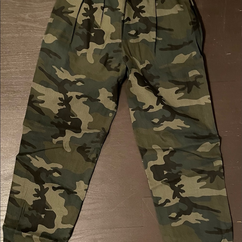 Women’s pull up joggers